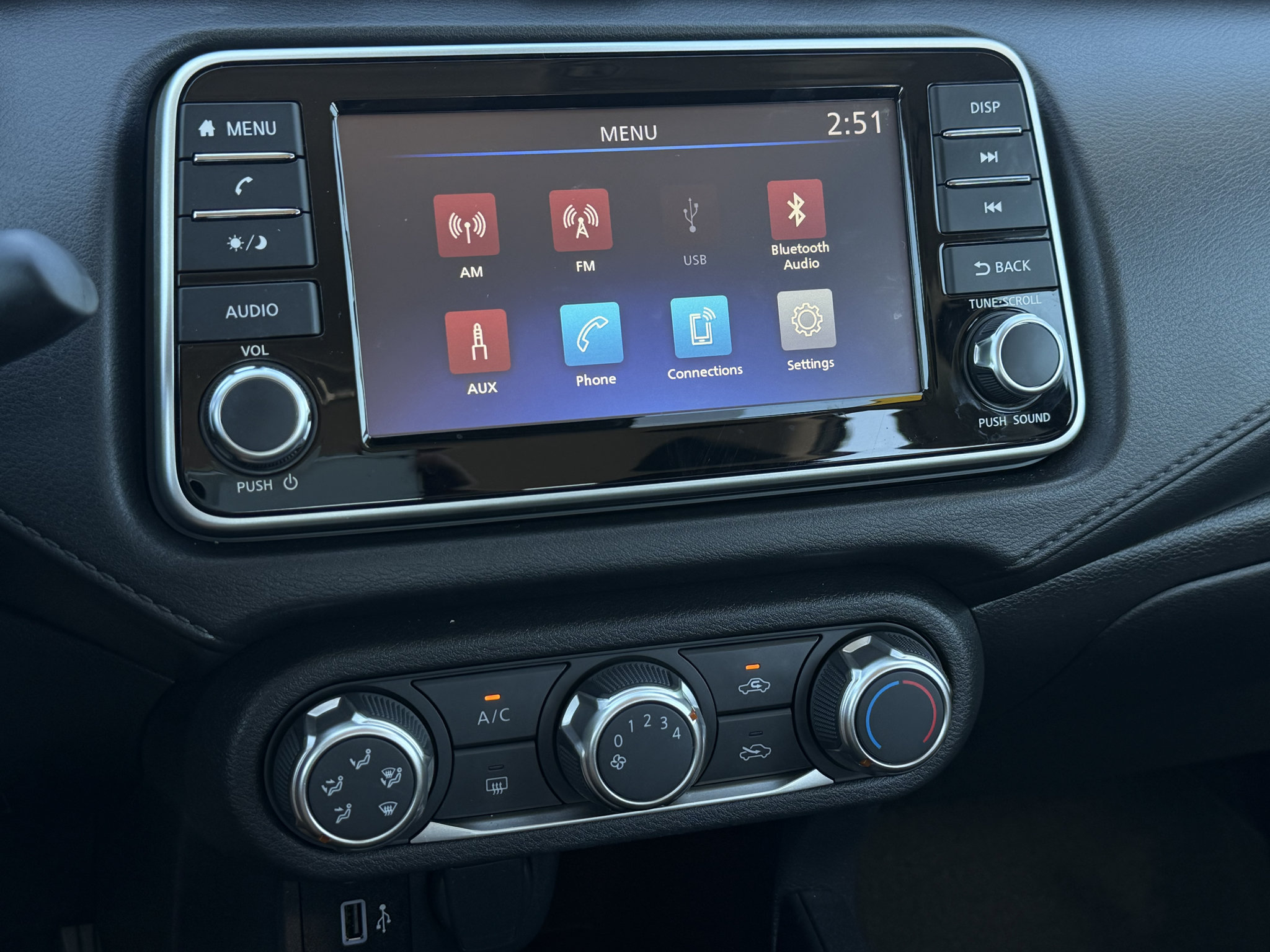 Used 2025 Nissan Versa S w/ Trunk Package FWD image 11