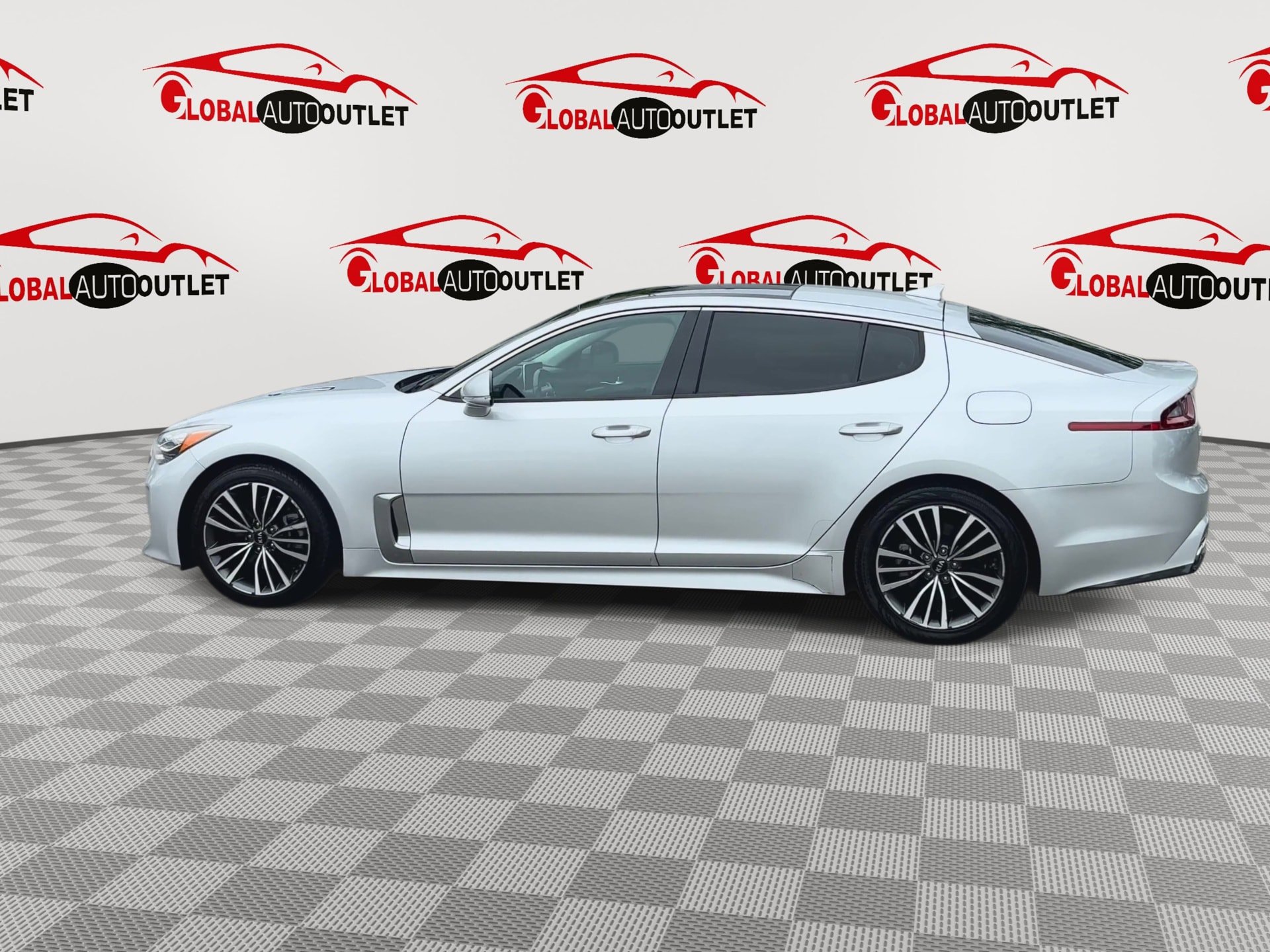 Used 2018 Kia Stinger Premium RWD image 5