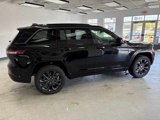 New 2026 Jeep Grand Cherokee Limited AWD/4WD image 8