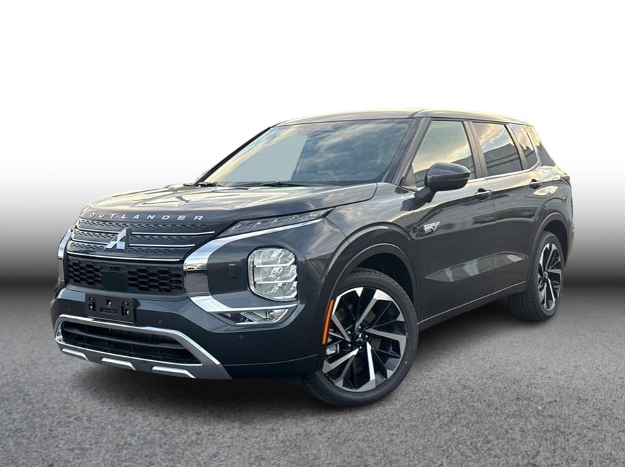 Used 2025 Mitsubishi Outlander SE