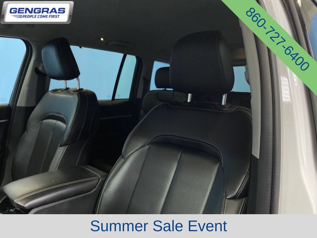 Used 2023 Jeep Grand Cherokee Limited w/ Luxury Tech Group II AWD/4WD image 9