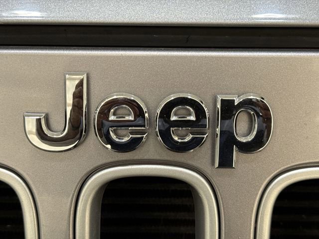 Used 2016 Jeep Wrangler Unlimited Sahara w/ Connectivity Group image 30