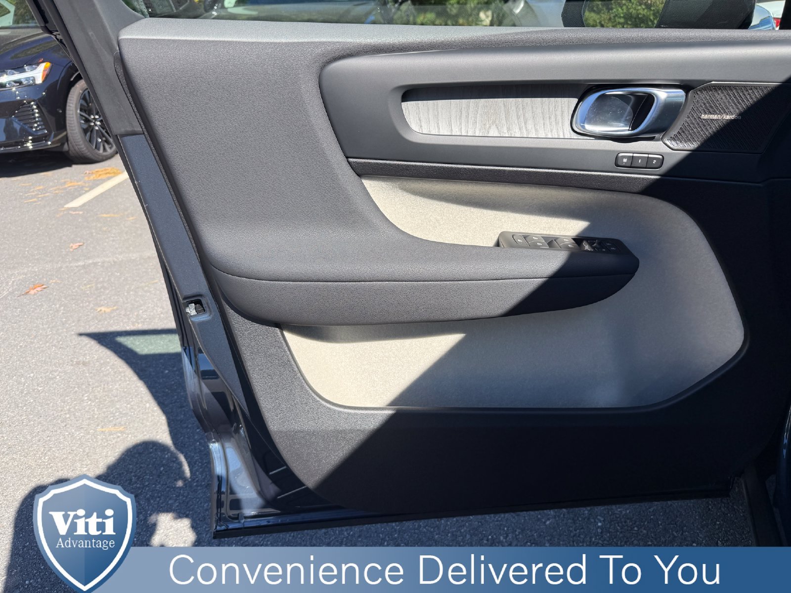 New 2026 Volvo XC40 B5 Plus w/ Protection Package Premier AWD/4WD image 11