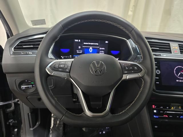 Certified 2023 Volkswagen Tiguan SE w/ Panoramic Sunroof Package image 15