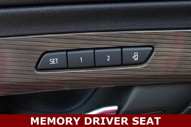 Used 2023 GMC Terrain Denali w/ Denali Premium Package AWD/4WD image 4
