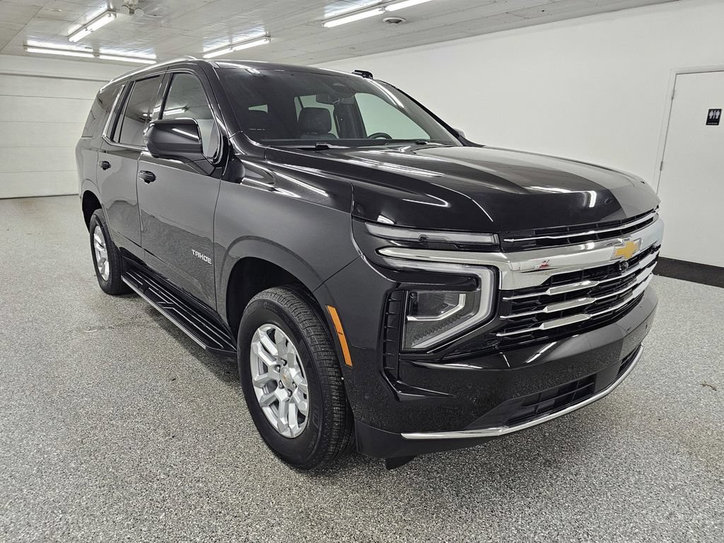 Used 2025 Chevrolet Tahoe LT AWD/4WD image 3