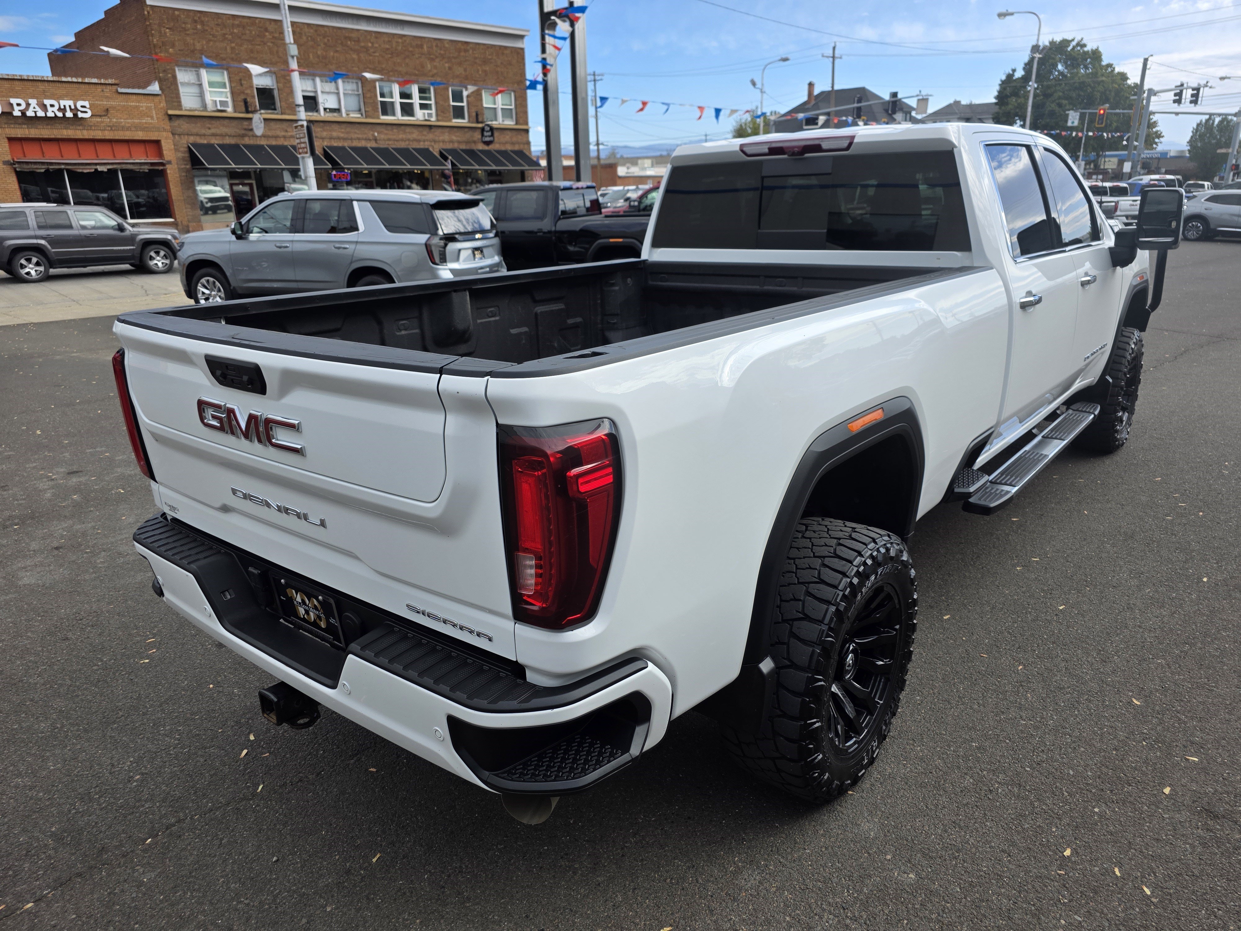 Used 2022 GMC Sierra 3500 Denali w/ Denali Ultimate Package image 31