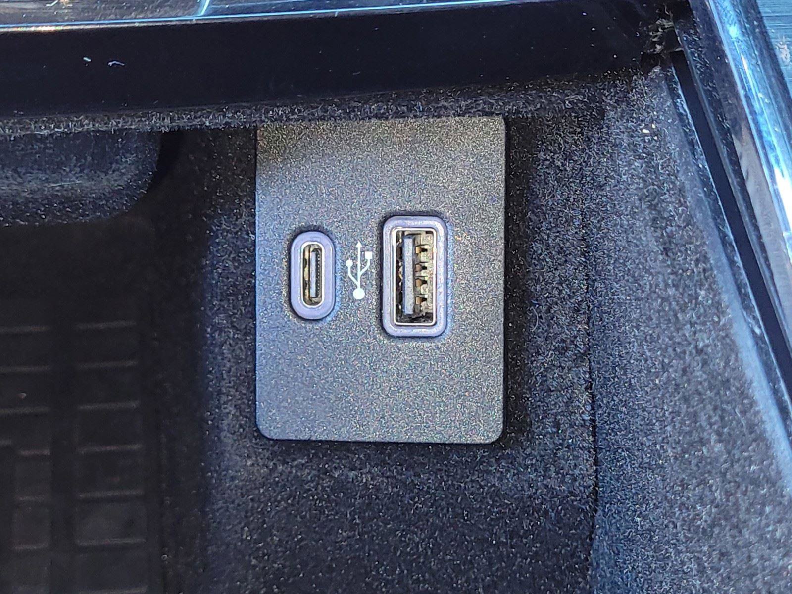 Used 2023 Lincoln Nautilus Reserve AWD/4WD image 15