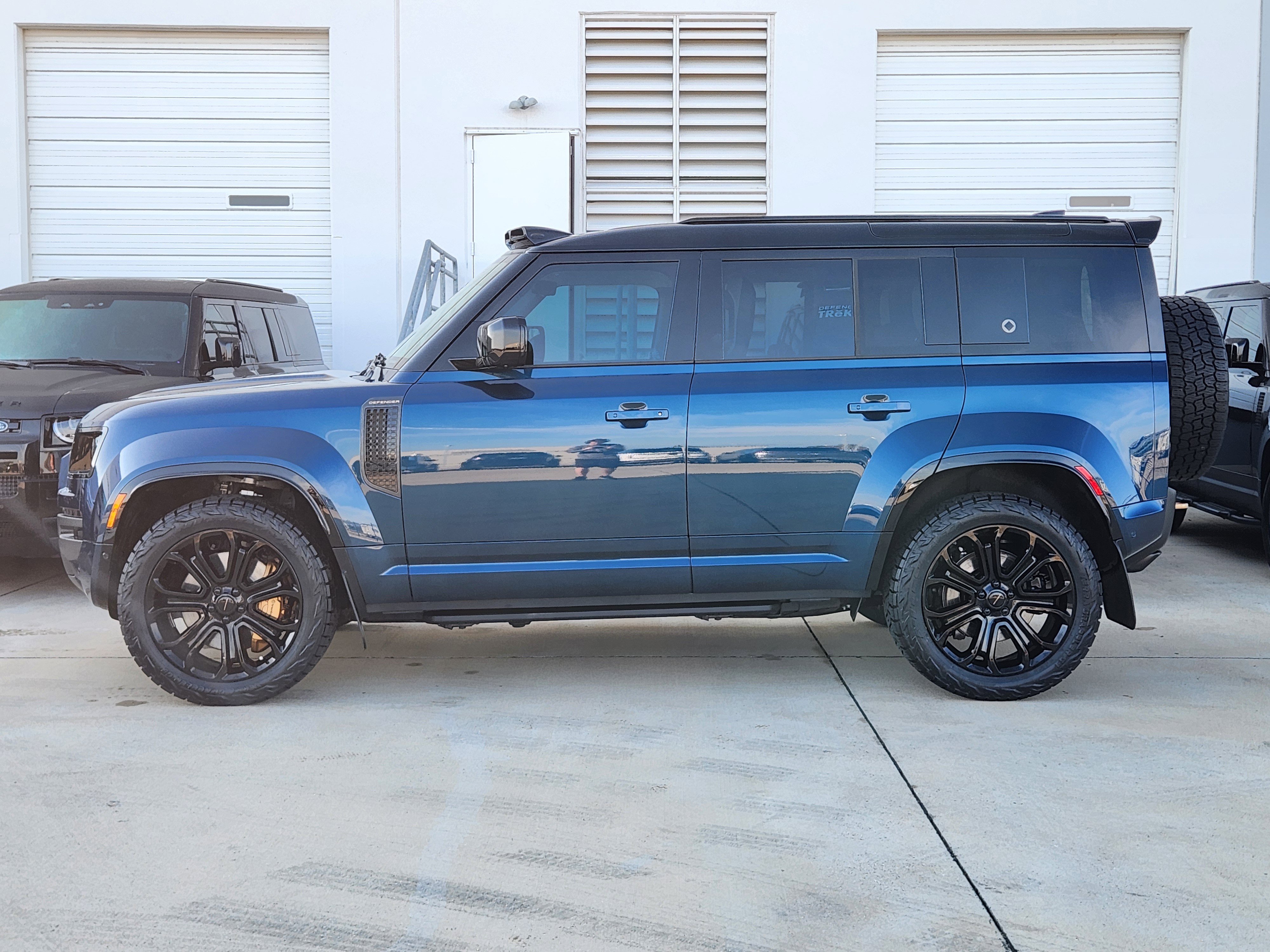 New 2026 Land Rover Defender 110 OCTA image 3