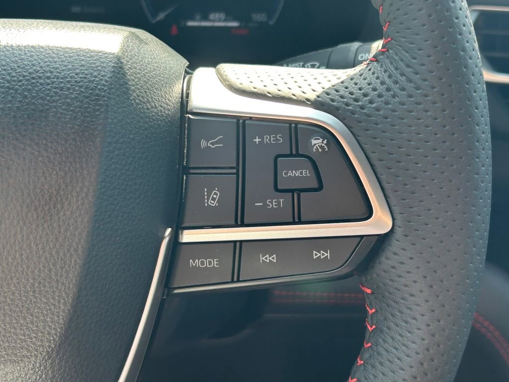 Certified 2025 Toyota Sienna XSE w/ XSE Plus Package FWD image 43