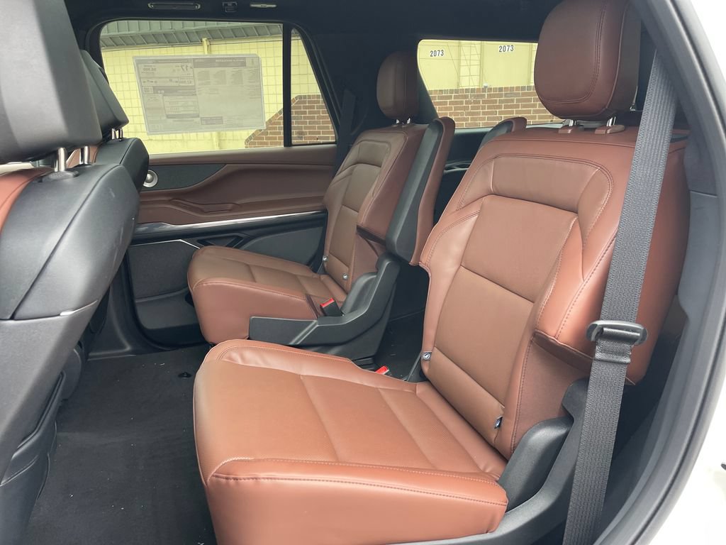 New 2026 Lincoln Navigator Reserve AWD/4WD image 18