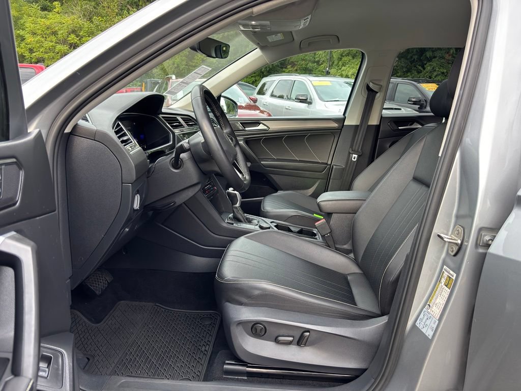 Used 2022 Volkswagen Tiguan SE AWD/4WD image 17