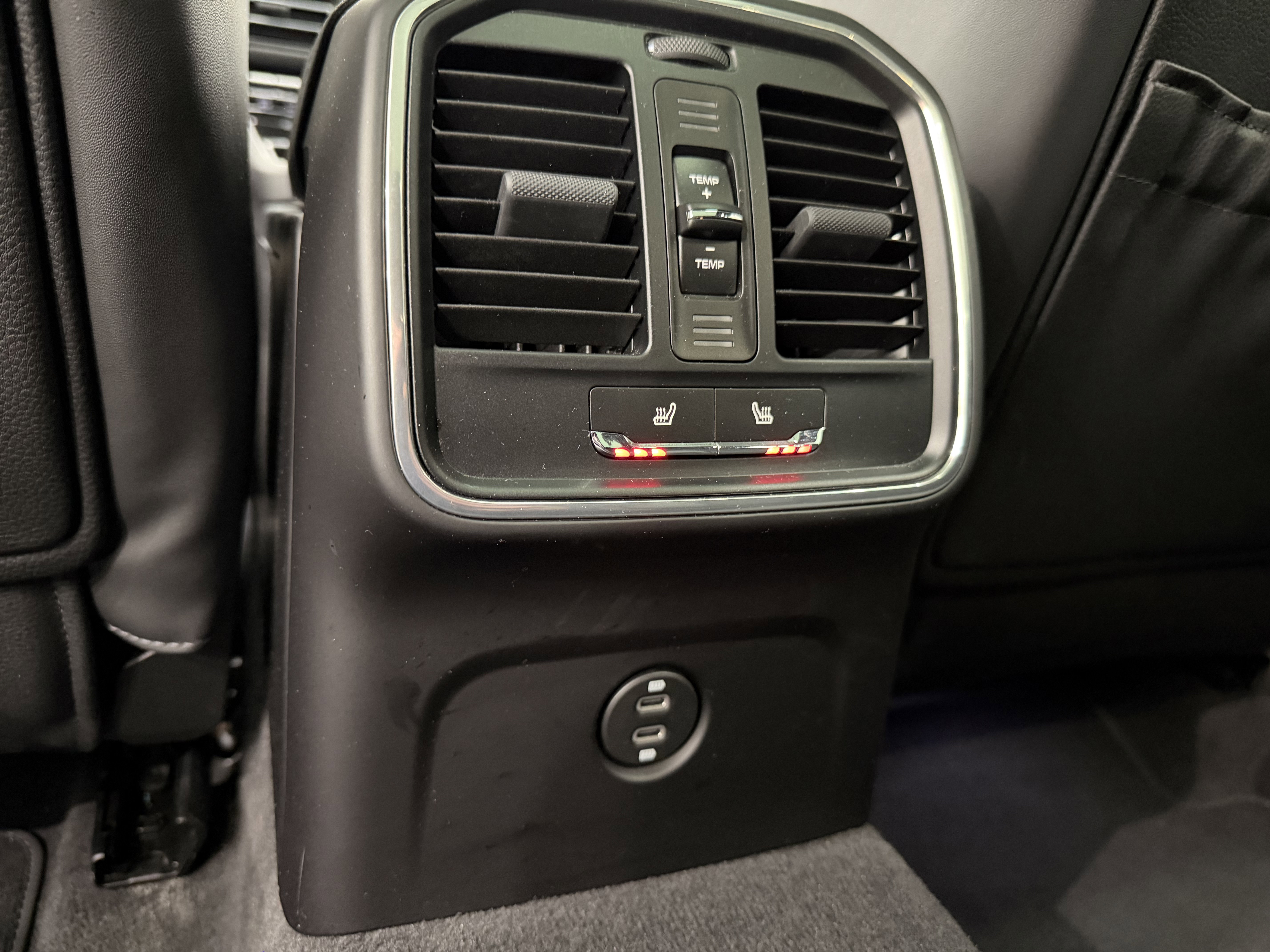 Certified 2025 Porsche Macan image 21