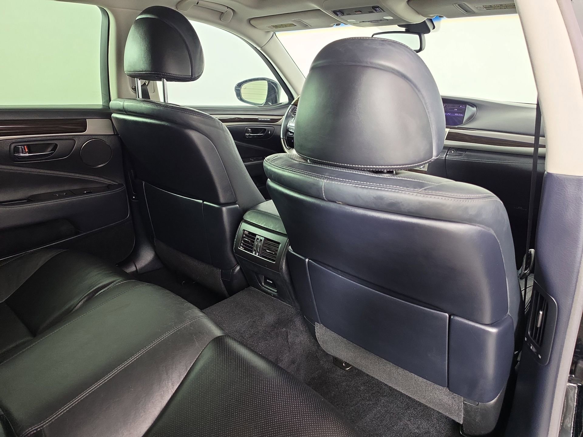 Used 2014 Lexus LS 460 w/ Comfort Package RWD image 42