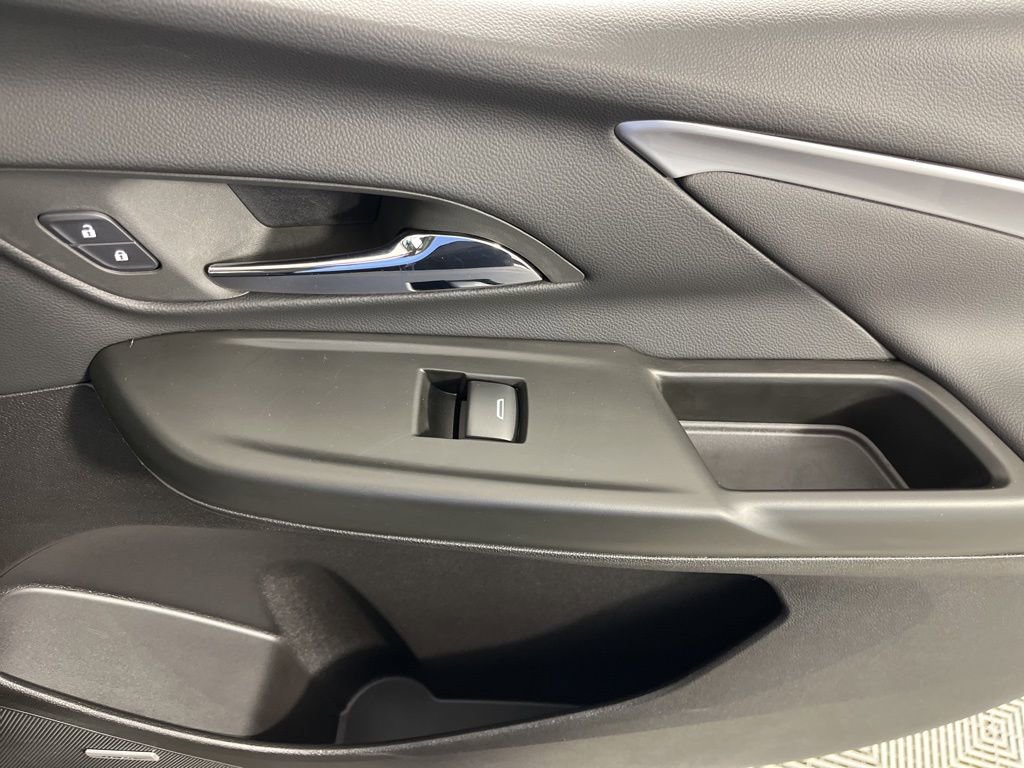 Used 2023 Chevrolet Bolt LT w/ Infotainment Package FWD image 18