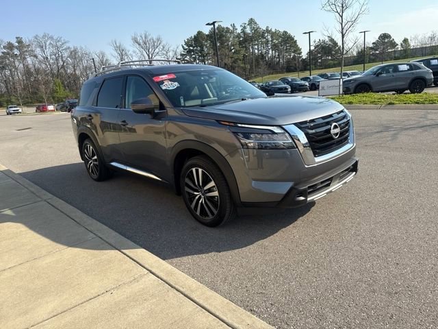 Used 2024 Nissan Pathfinder Platinum w/ Cargo Package image 6