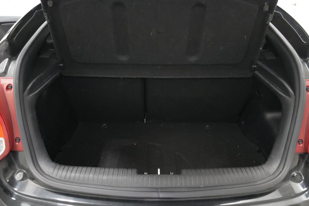 Used 2015 Hyundai Veloster Turbo w/ Option Group 04 FWD image 20