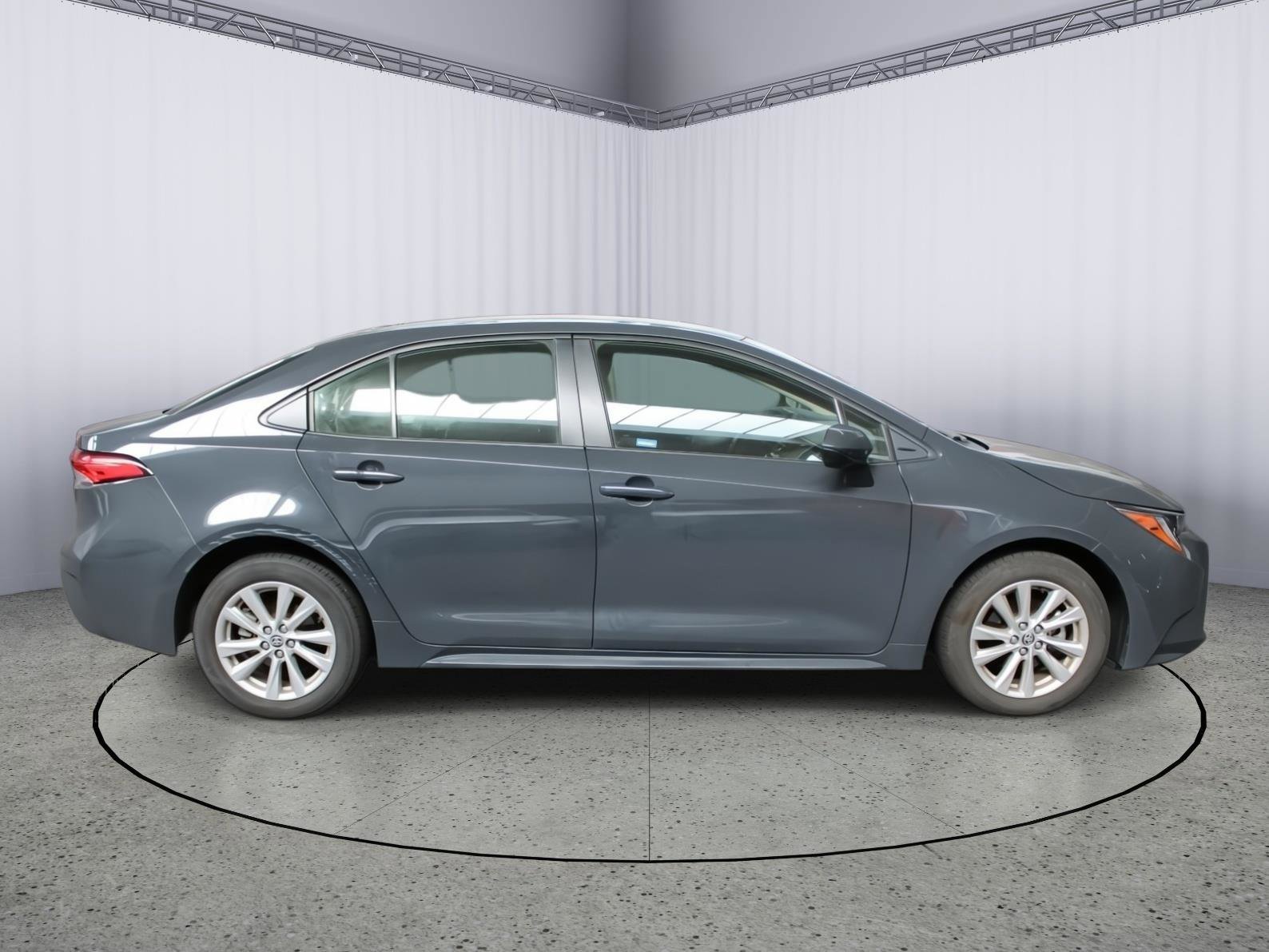 Used 2023 Toyota Corolla LE w/ LE Convenience Package FWD image 8