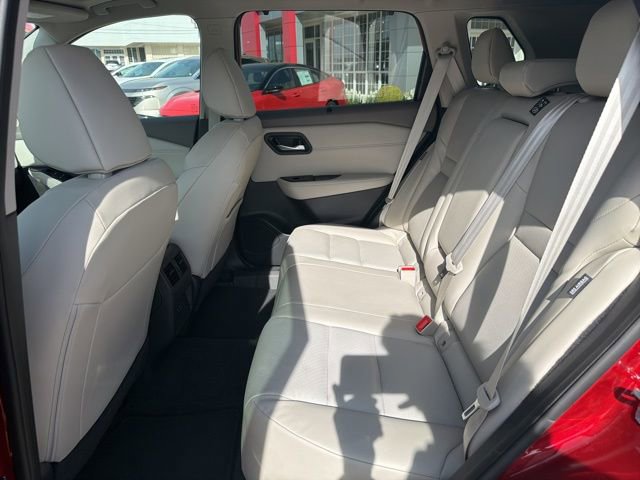 Used 2023 Nissan Rogue SV w/ SV Premium B Package FWD image 11