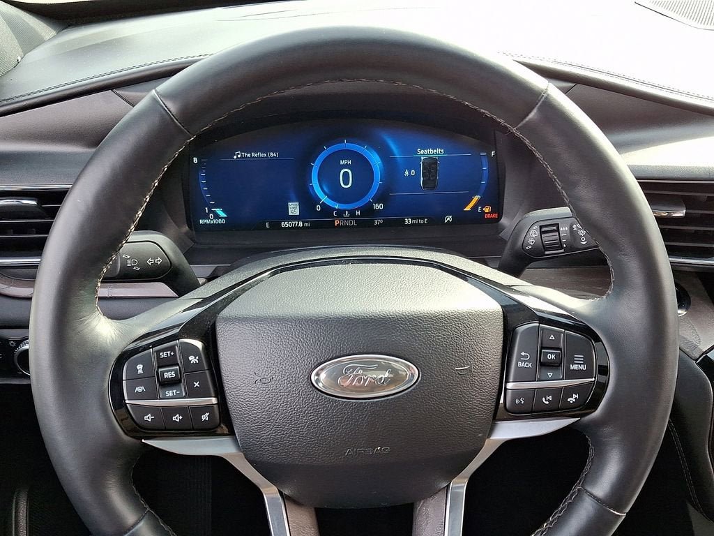 Used 2023 Ford Explorer Platinum w/ Technology Package AWD/4WD image 22