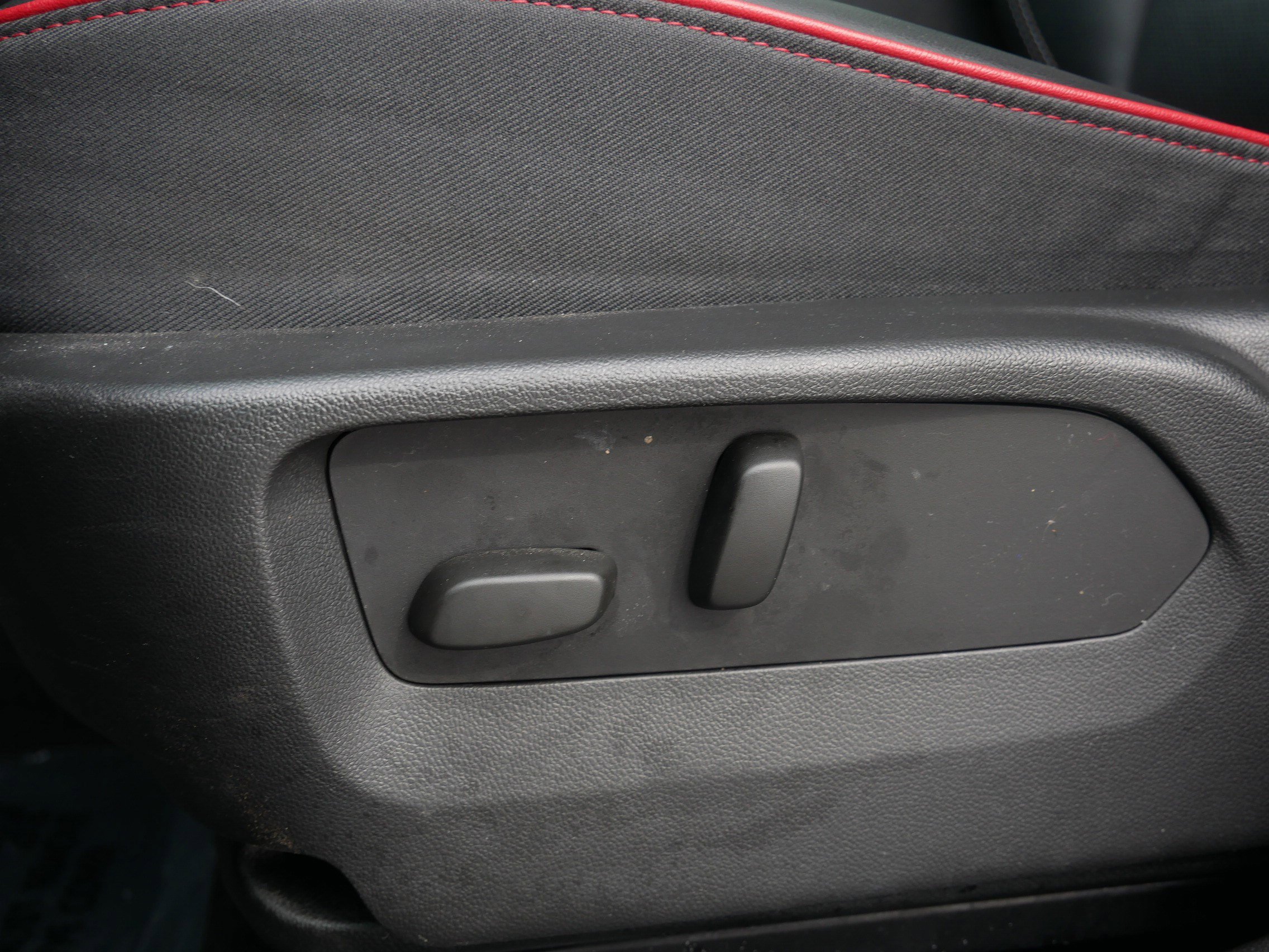 Used 2023 Buick Envision Essence w/ Technology Package I image 18