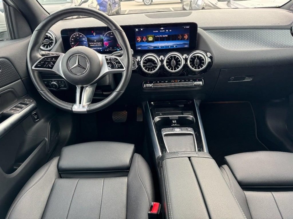 Used 2025 Mercedes-Benz GLA 250 4MATIC image 11