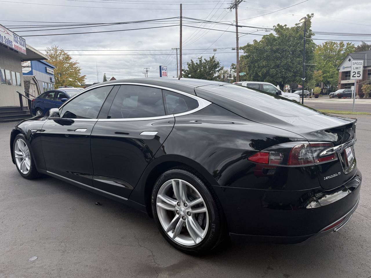 Used 2015 Tesla Model S 70 RWD image 10