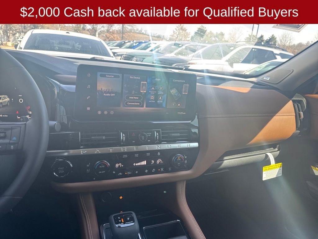 New 2026 Nissan Pathfinder Platinum image 17