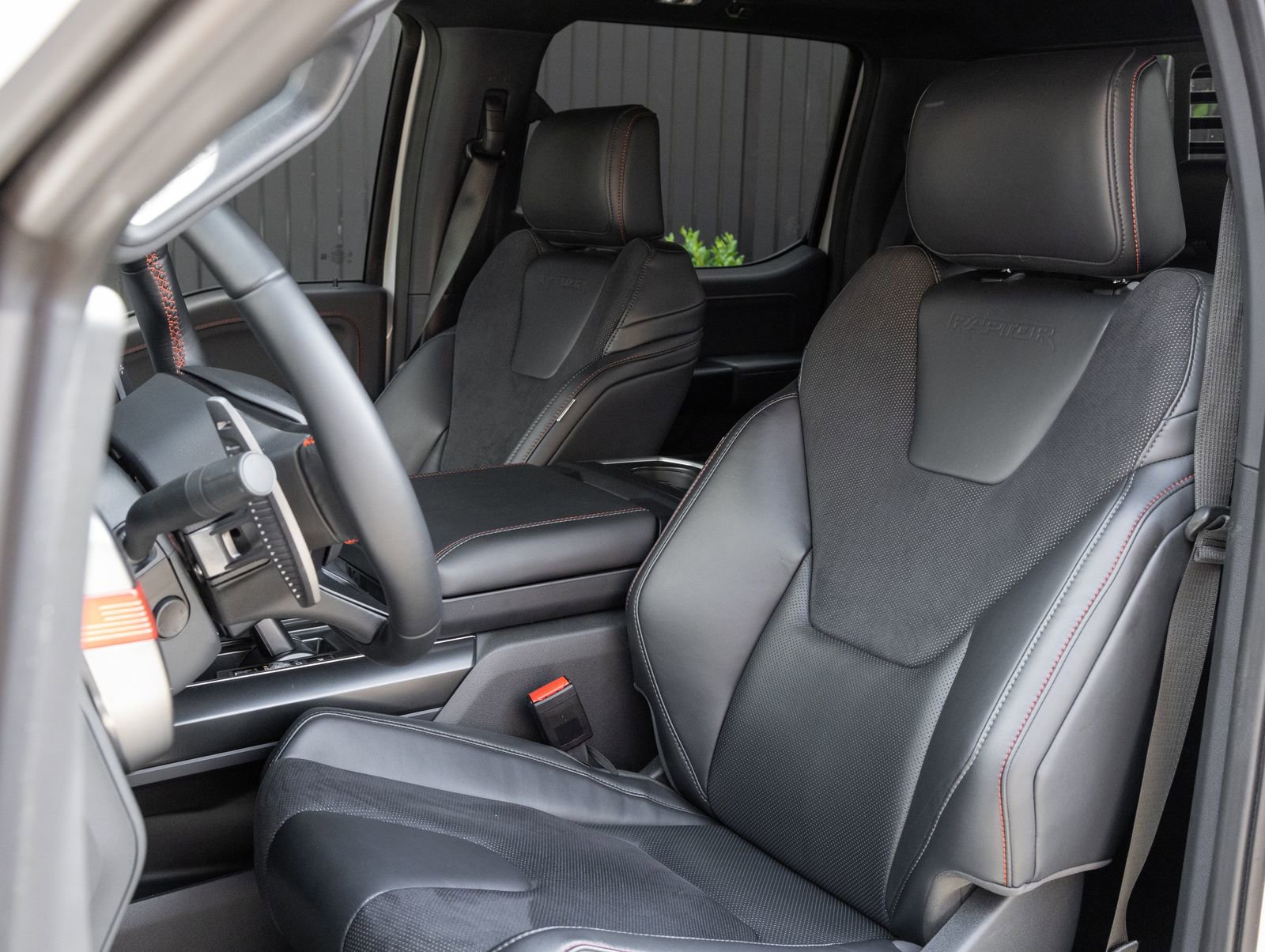Used 2025 Ford F150 Raptor image 5