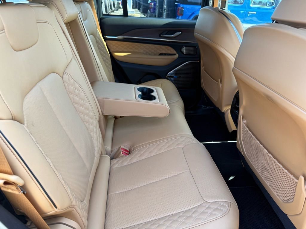 New 2025 Jeep Grand Cherokee Summit w/ High Altitude Package AWD/4WD image 17