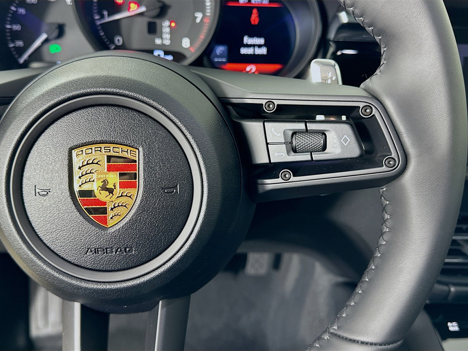 New 2026 Porsche Macan AWD/4WD image 21