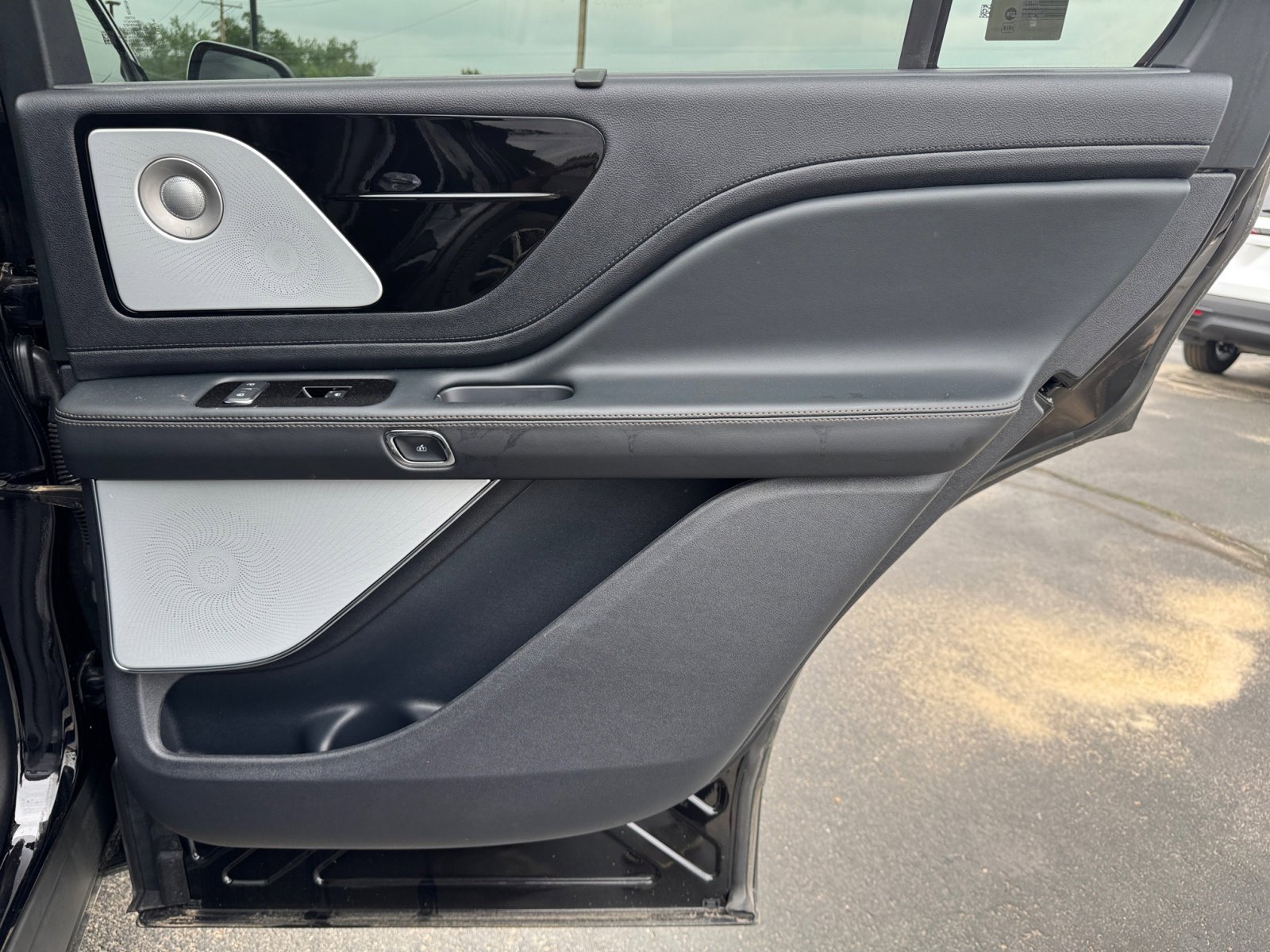 New 2025 Lincoln Aviator Reserve w/ Equipment Group 201A image 26