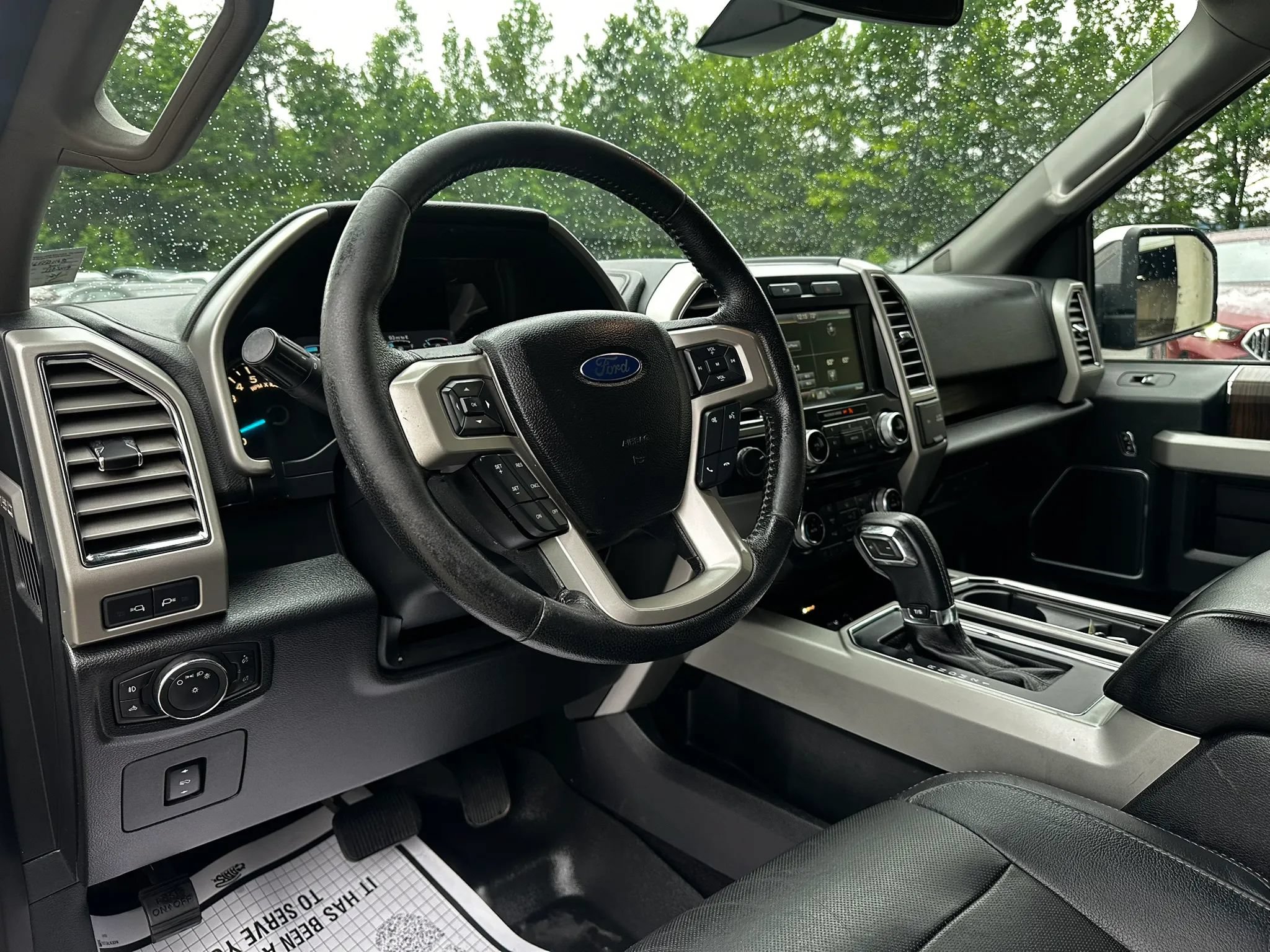 Used 2015 Ford F150 Lariat w/ Equipment Group 502A Luxury AWD/4WD image 13