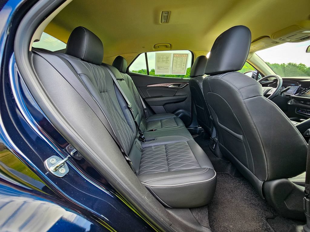 Used 2021 Buick Envision Avenir AWD/4WD image 39