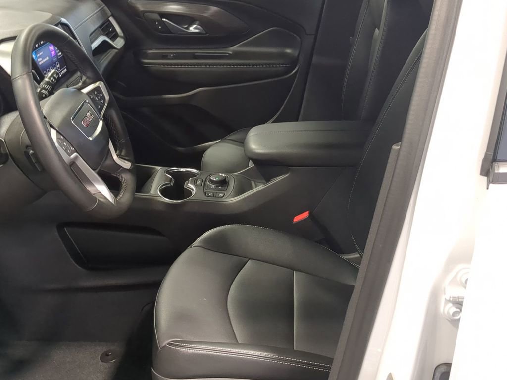 Used 2024 GMC Terrain SLT w/ Infotainment Package II FWD image 16