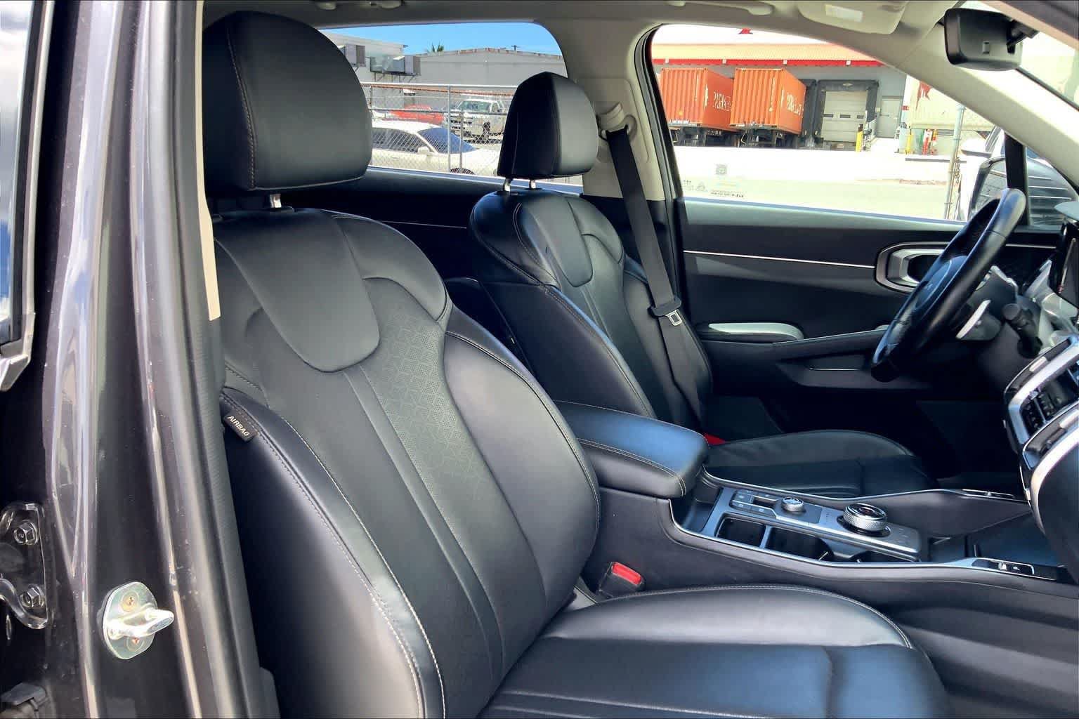 Used 2023 Kia Sorento EX w/ Panoramic Sunroof Package FWD image 13
