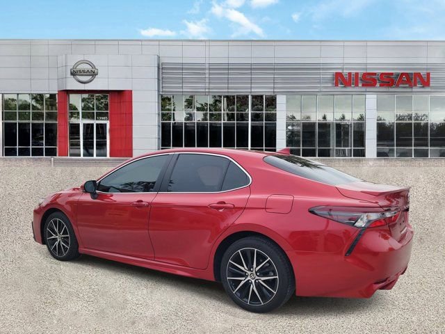 Used 2024 Toyota Camry SE image 5