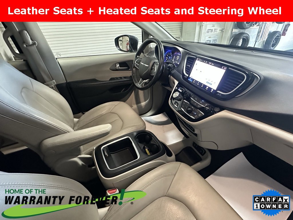 Used 2021 Chrysler Pacifica Touring-L image 25