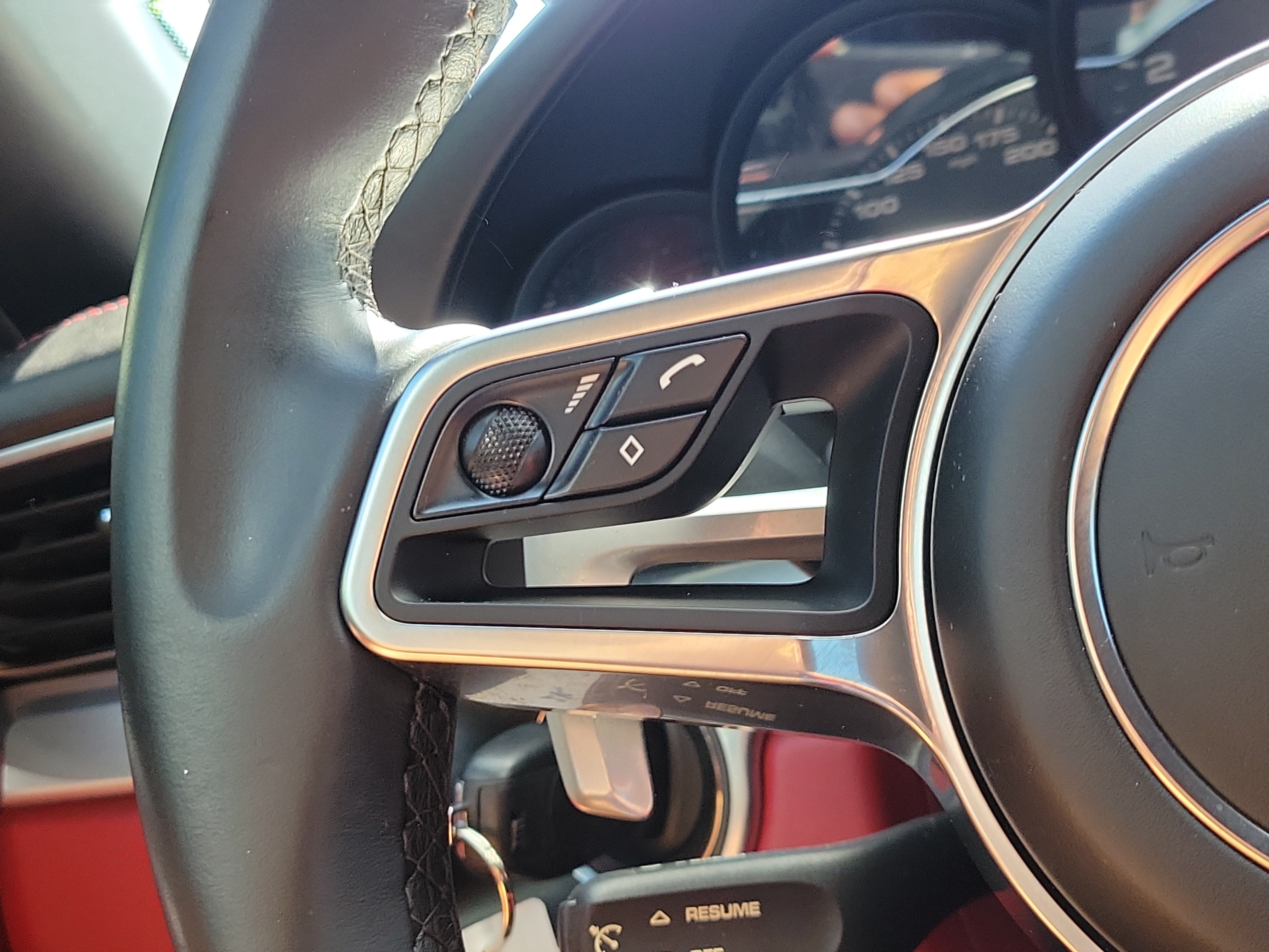 Used 2018 Porsche 911 Carrera 4 AWD/4WD image 19