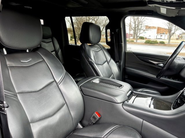 Used 2019 Cadillac Escalade ESV Platinum image 26