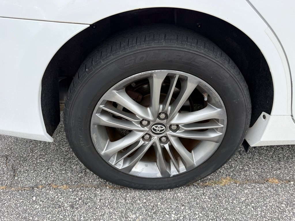 Used 2017 Toyota Camry SE FWD image 16