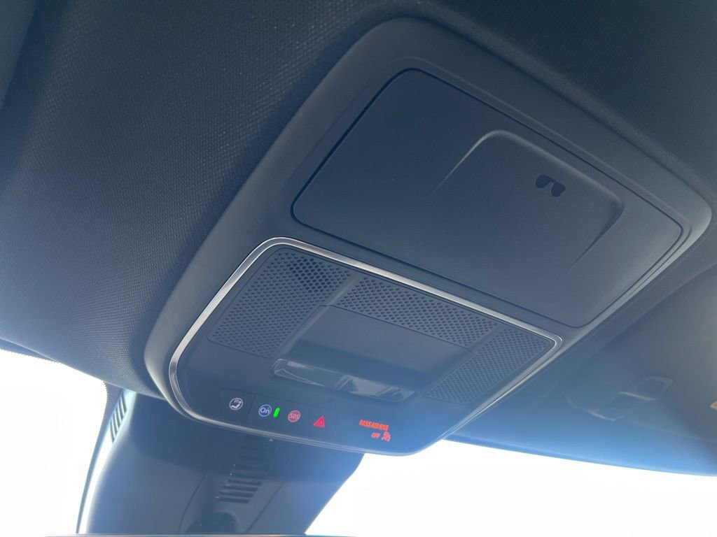 New 2026 Chevrolet Traverse High Country w/ LPO, Floor Liner Package image 22