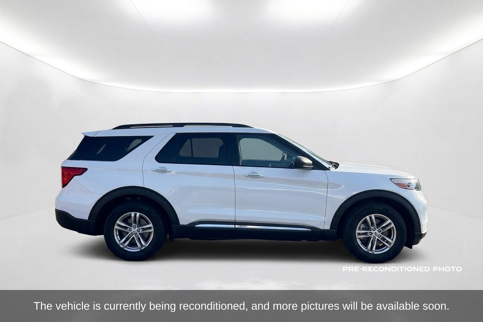 Used 2020 Ford Explorer XLT RWD image 4