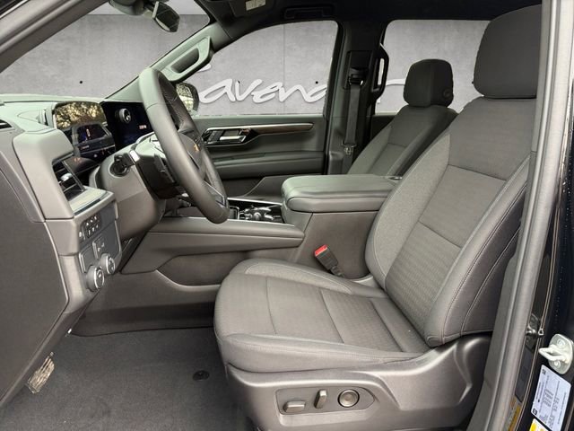 Used 2025 Chevrolet Suburban LS image 19