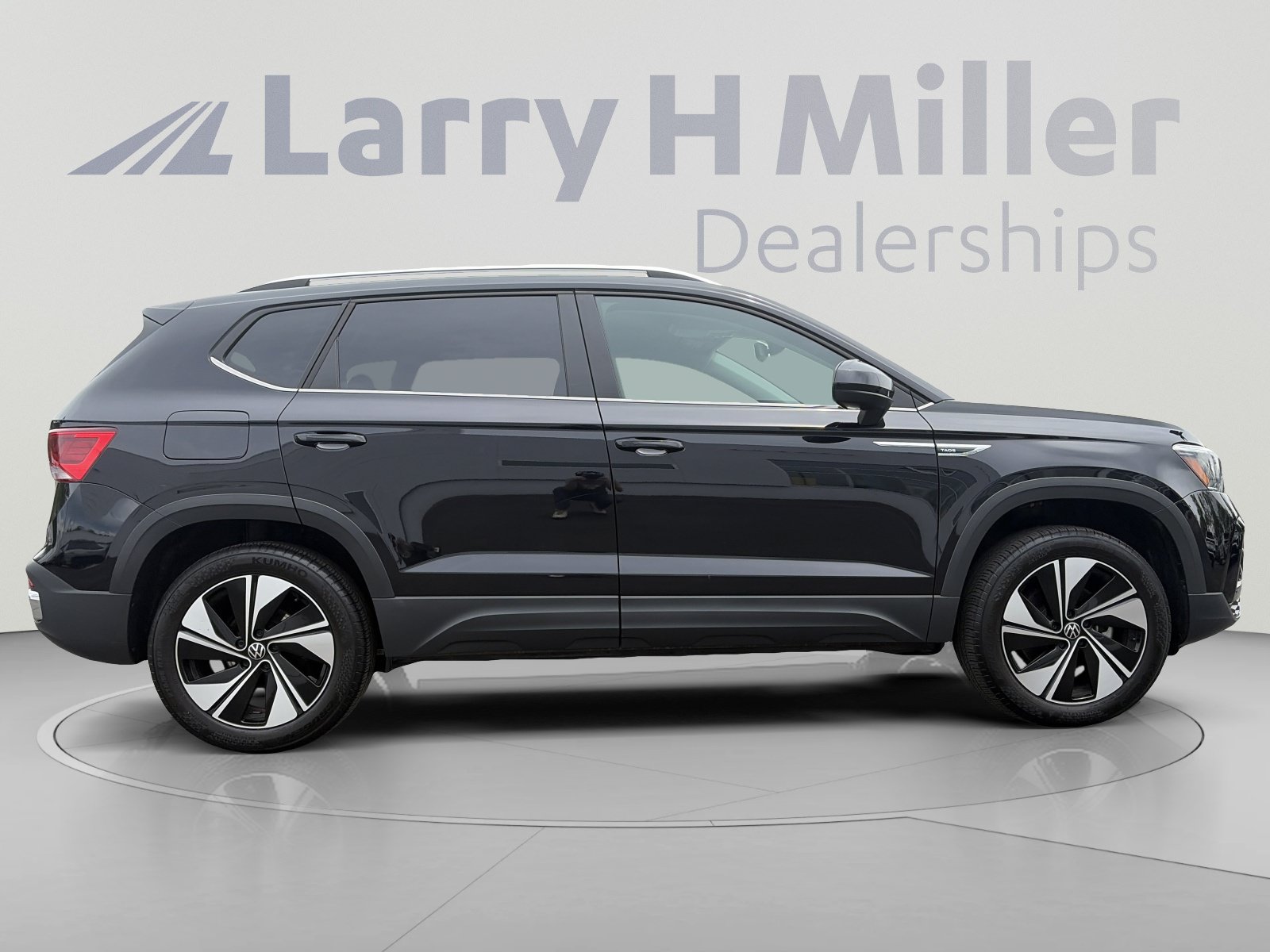 Certified 2024 Volkswagen Taos SE AWD/4WD image 4