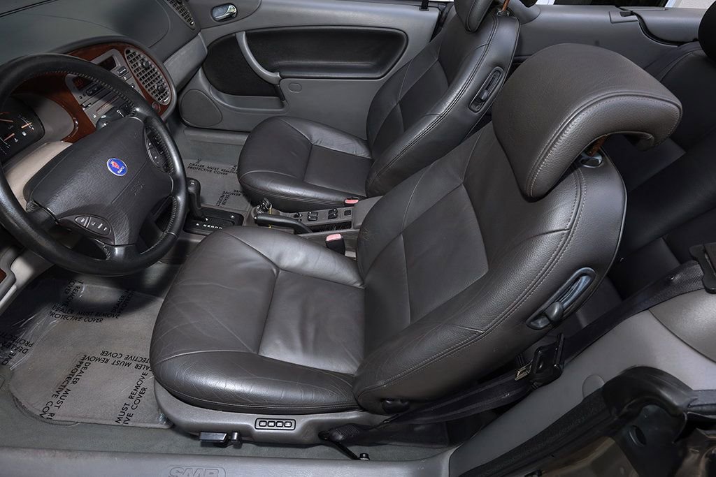 Used 2003 Saab 9-3 SE FWD image 5