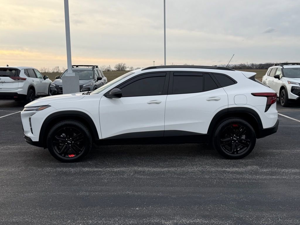 Used 2025 Chevrolet Trax ACTIV w/ Sunroof Package image 8