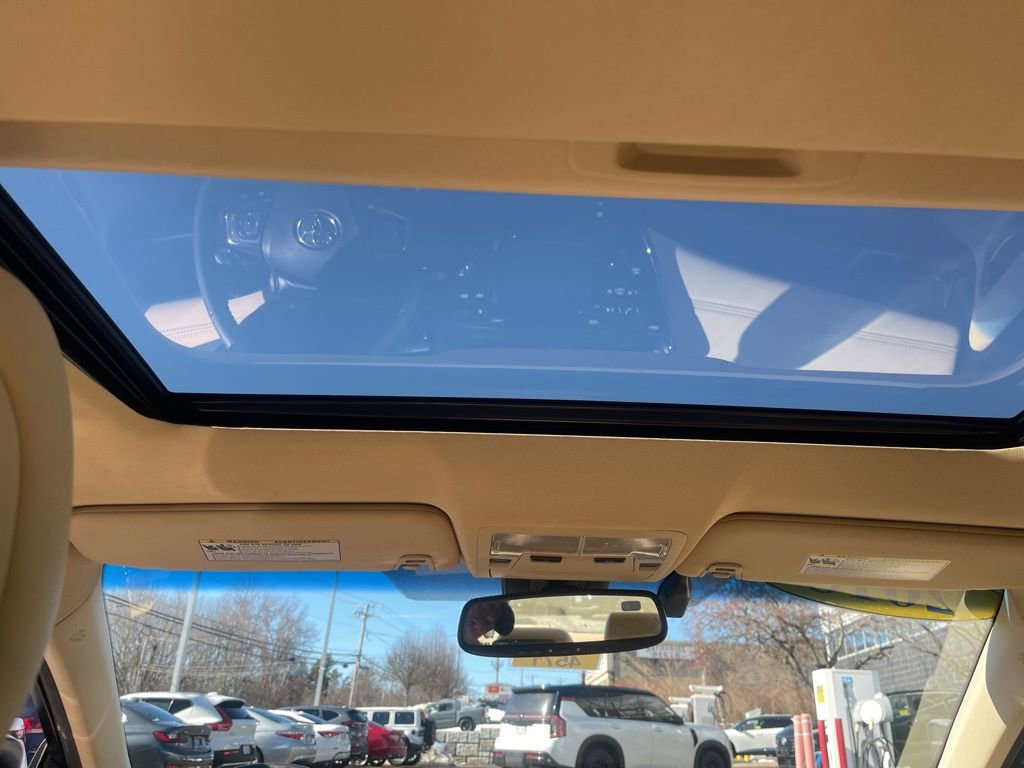 Used 2018 Toyota Avalon XLE Premium w/ Carpet Mat Package image 25