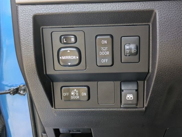 Used 2016 Toyota Tundra SR5 w/ SR5 Upgrade Package image 14