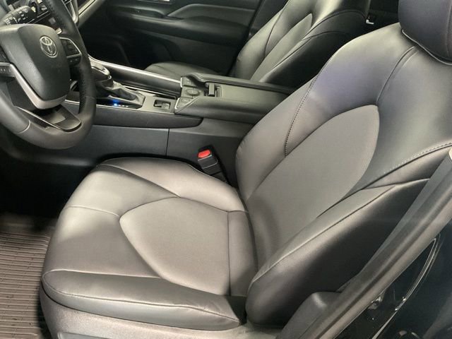 Used 2024 Toyota Grand Highlander AWD image 11
